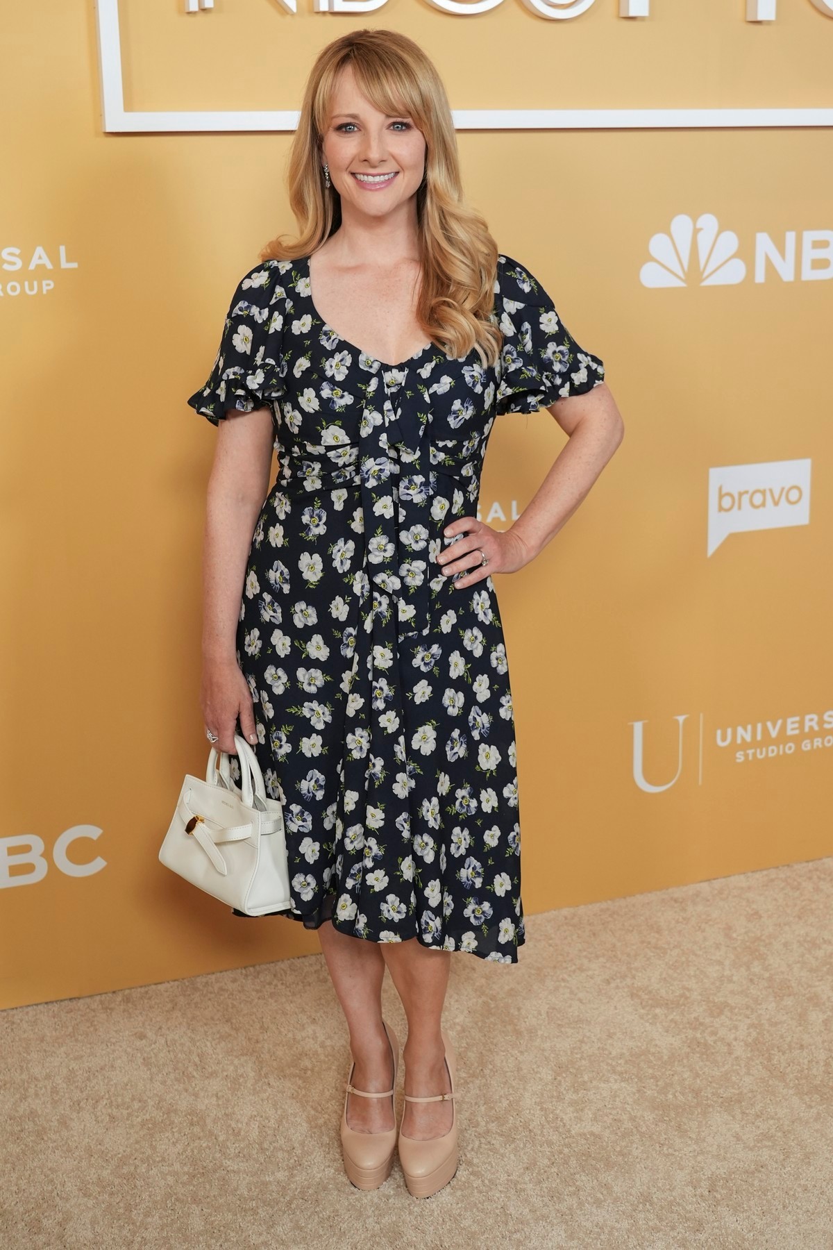 A legfrissebb fotó idén áprilisban, az NBCUniversal eseményén készült róla, ahol egy fekete-fehér, virágmintás kreációban tündökölt. Egyszerűen gyönyörű!