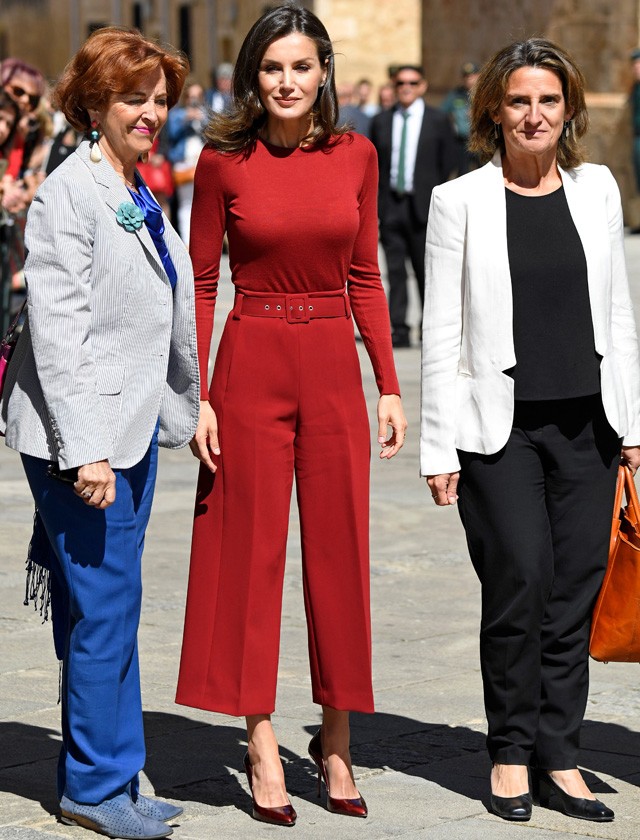 Letícia királyné culotte nadrágban