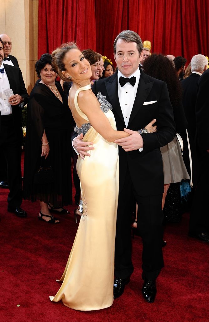 Három gyermekük van: James Wilkie, valamint ikerlányaik, Tabitha Hodge és Marion Loretta Elwell. Kapcsolatuk alapja a közös színház iránti szenvedély és a kölcsönös tisztelet. Ritkán szerepelnek közösen a nyilvánosság előtt, ez a felvétel róluk 2010-ben, a 82. Oscar-gála vörös szőnyegén készült. Kapcsolatuk azóta is töretlen.