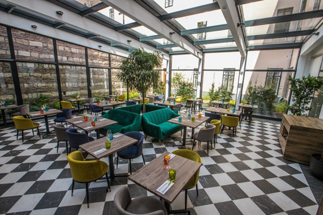 Próbáld ki otthonról az új budapesti éttermet: MONÉ RESTAURANT & BAR