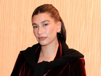 Hailey Bieber két szóval üzent a rajongóknak: ez mindent elárul a Justin Bieberrel való házasságáról