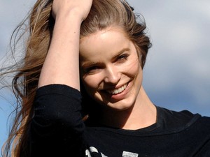 Megszületett a plus-size modell első gyermeke!