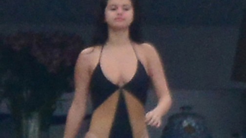 Selena Gomez még mindig Mexikóban nyaral