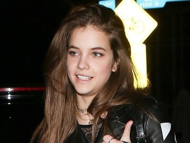 Palvin Barbara smink nélkül, vagány motoros dzsekiben