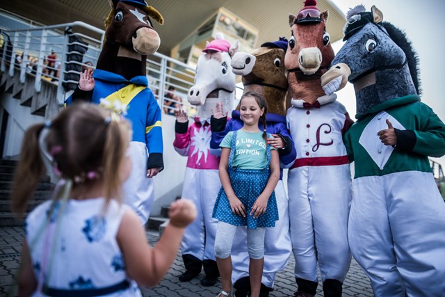 New York és Párizs is a magyar mintát követi