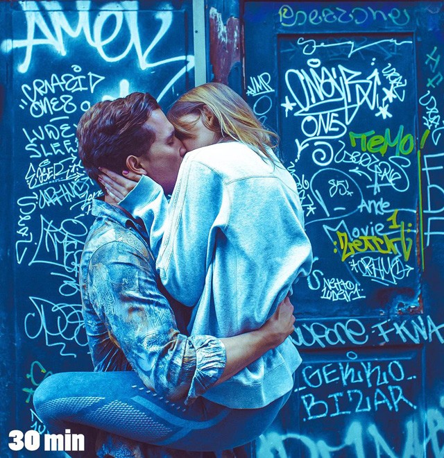 Ez a fotós Tinderen ismerkedik, hogy aztán lefotózza partnereit a legintimebb helyzetekben