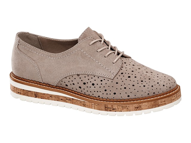 Ellie Goulding exkluzív fellépéssel keretezve mutatta be Deichmann kollekcióját