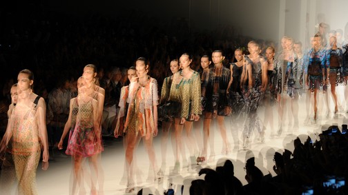 Egyre több modell beszél mentális problémáiról! Milyen valójában a csillogónak tűnő szakma?