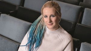 A tudományos pálya nem csak egy született zseninek való, a fizika pedig igenis érdekes — interjú Kiss-Tóth Ágnes asztrofizikussal