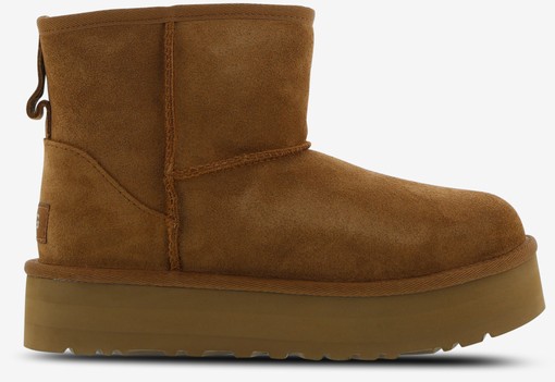 Blake Lively Ugg papucsa az egyik legmegosztóbb darab, de éppen ezért kötelező