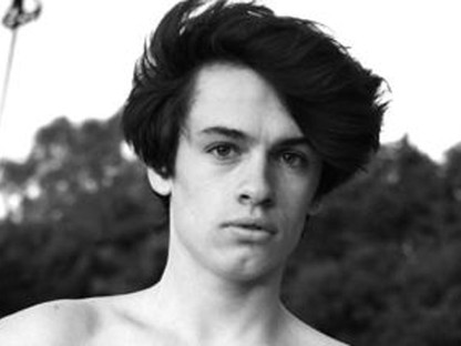 Ő Pamela Anderson 18 éves fia