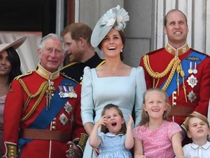 Ha meglátod ezeket a fotókat, nagyon nem fogod irigyelni a királyi család tagjait!