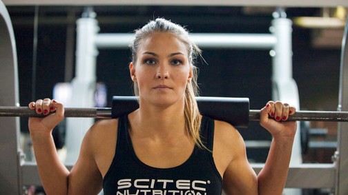 "Megtanít, hogy nőként egyedül is képes legyél boldogulni" - interjú Karakas Hedviggel