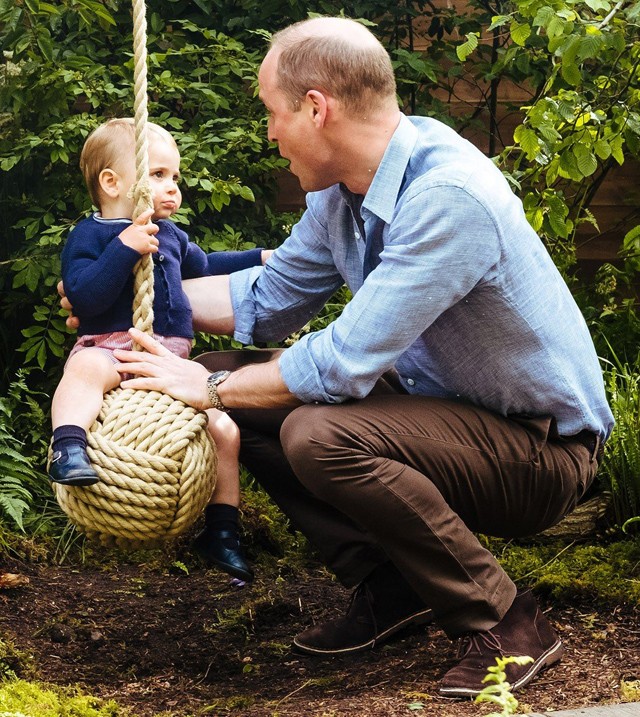 Lajos herceg hintázik
