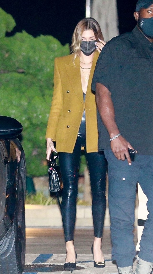 Hailey Bieber szettjét érdemes lesz lekoppintanod a Glamour-napok alatt