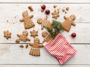 Jöhetnek a finom ünnepi sütemények a dmBio-tól?