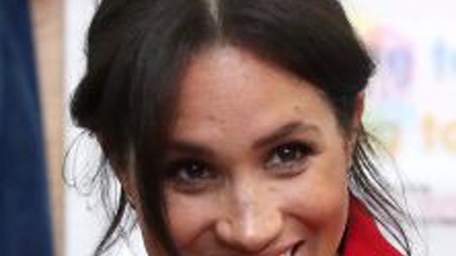 Meghan Markle szakadt farmerben, pilóta napszemüvegben castingolja új alkalmazottját