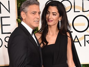 Ámulunk és bámulunk! Amal Clooney igazi istennőként vonul George oldalán!