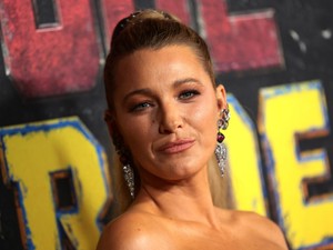 Nem térünk magunkhoz! Blake Lively elképesztő kreációban lopta el a show-t az új Deadpool film bemutatóján