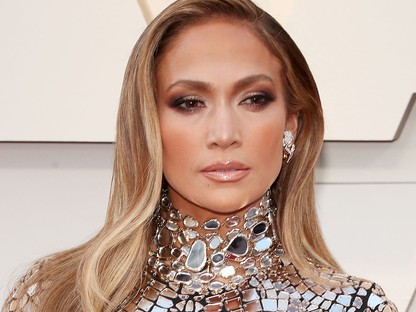 Nem fogsz hinni a szemednek, ha meglátod Jennifer Lopez ruháját az Oscar-gáláról