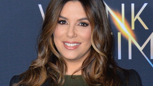 Eva Longoria megmutatja, melyik kabát lesz a legtrendibb ebben a szezonban!