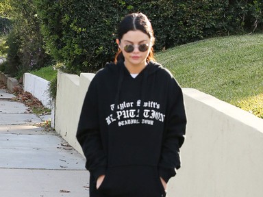 Na, kinek a pulcsijában van Selena Gomez?