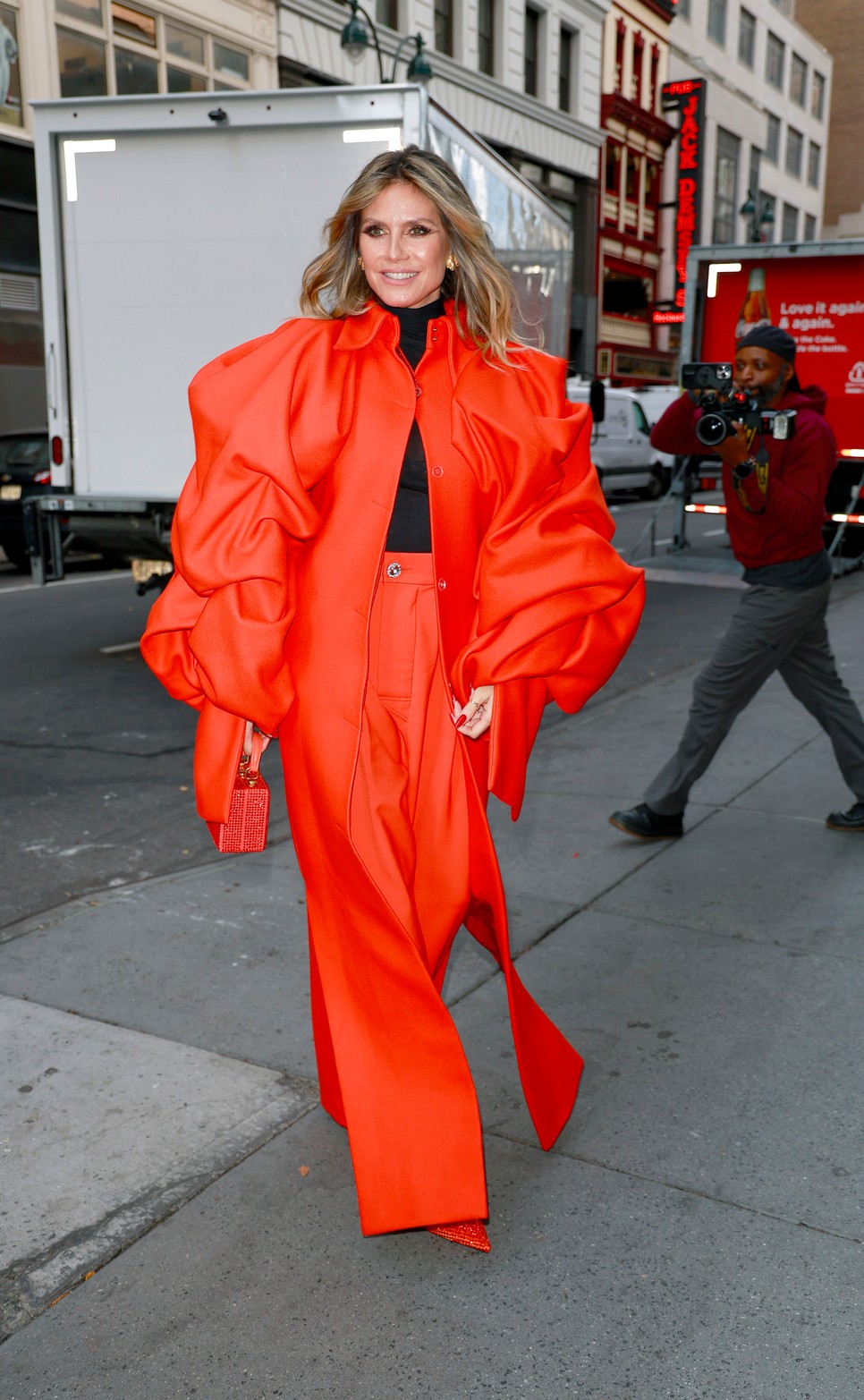 Heidi Klum szettjéből csak úgy árad a halloweeni hangulat