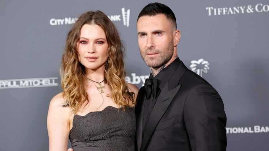 Adam Levine és Behati Prinsloo örömmámorban úsznak