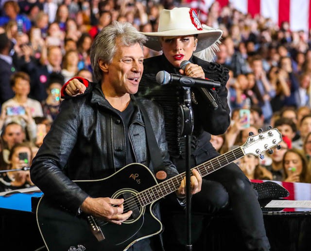 lady gaga, náci, egyenruha, huszárruha, twitter, náci kabát, hillary clinton, elnökválasztás, michael jackson