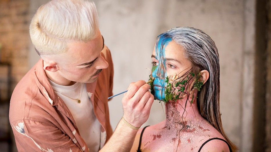 Glow up! Sminkverseny a Netflixen, amiből rengeteg trükköt lestünk el!