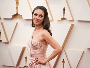 Mila Kunis szerint Ashton Kutcher és Reese Witherspoon kínosan mutatnak együtt a vörös szőnyegen