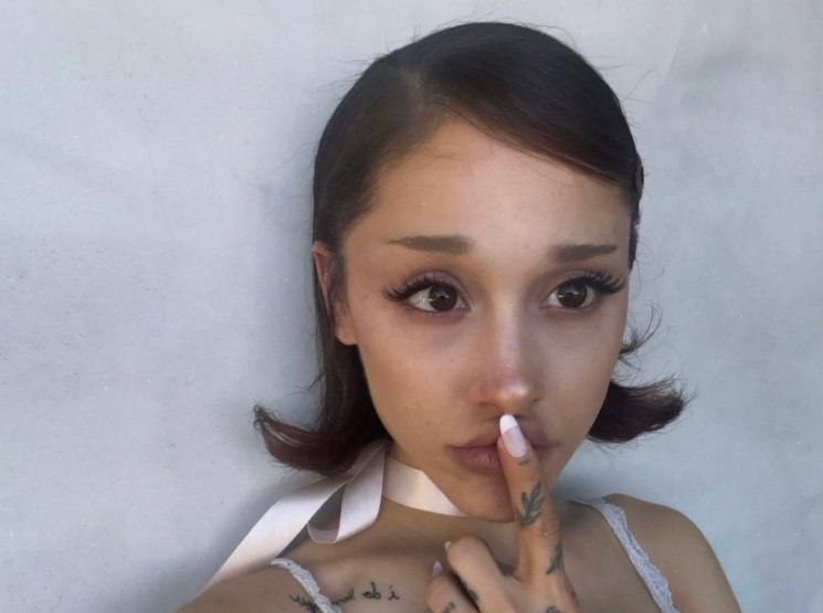 Ariana Grande trendi bobfrizurát villantott