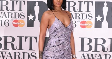 Nézd Rihanna milyen gyönyörű volt a Brit Awardson
