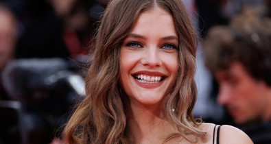 Ez tényleg ő? Palvin Barbara smink nélkül, köntösben is olyan, mint egy valóra vált álom