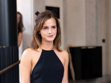 Emma Watson tűzpiros ruhája minden képzeletet felülmúl, valami álomszép a Harry Potter sztárja