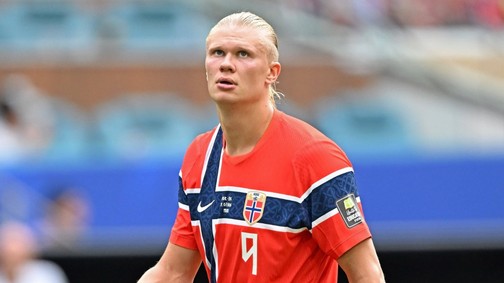 Erling Haaland nővére szinte kiköpött mása a norvég focistának, akár ikrek is lehetnének