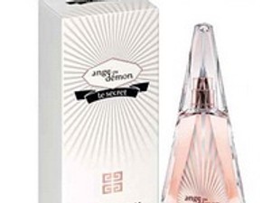 Játék - Nyerj parfümöt a GLAMOUR Online-nal!