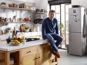 Exkluzív: 2 pazar húsmentes fogás Jamie Oliver új szakácskönyvéből