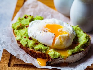 Napi recept: avokádós, tojásos szendvics lazulós napokra