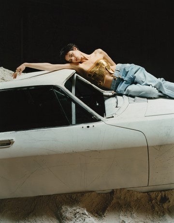 Olivier Roustieng az antik és a modern ötvözésére törekedett a kollekciója megtervezésénél