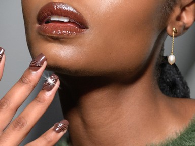 25 meseszép köröm, ami most igazán trendi barna színben