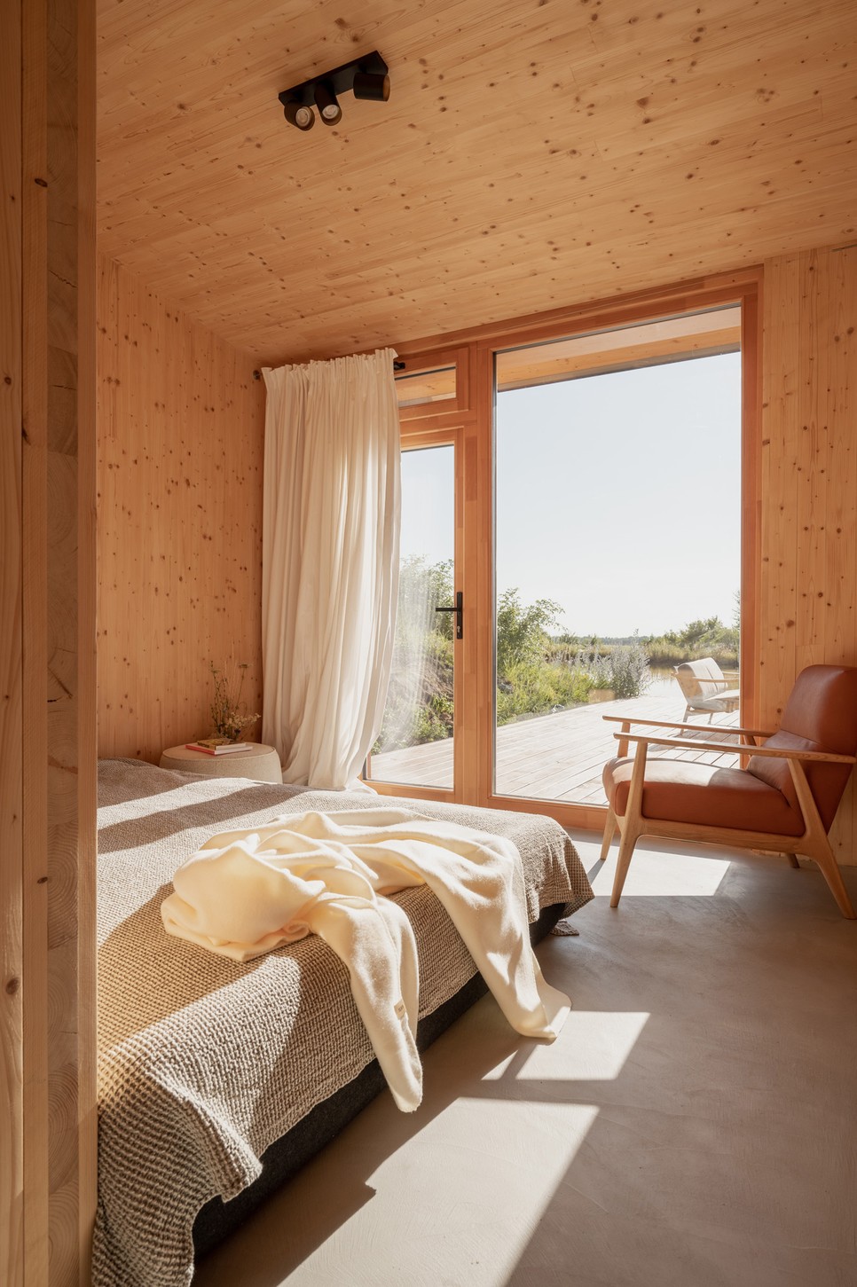 Kilátás a tóra a Hello Wood CTL házából