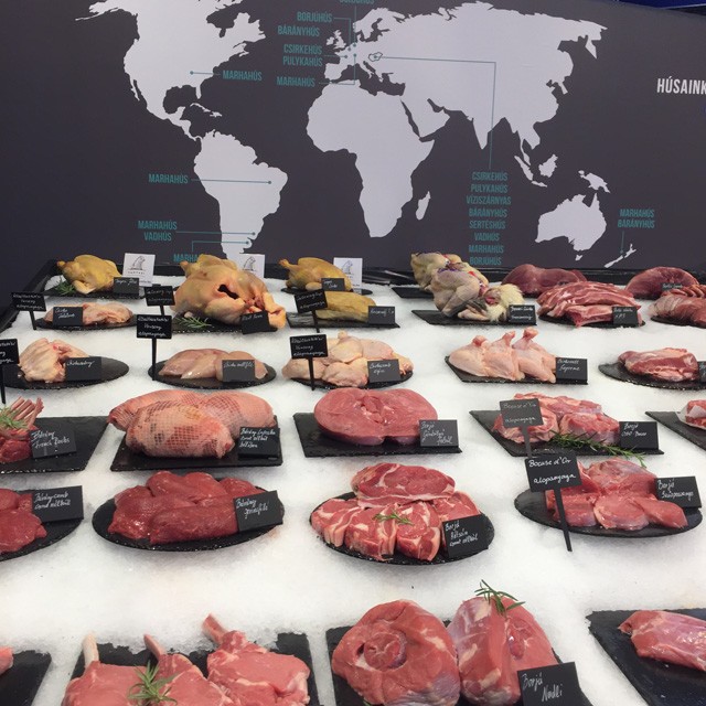 A METRO standján piacoztak a Bocuse-döntős séfek