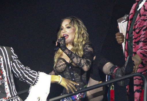 A 65 éves Madonna meztelenruhájától azonnal zavarba jössz!