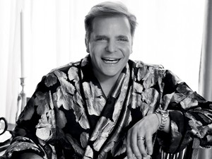 „Mindenki ott volt, Anyukám!”- Kajdi Csaba imázsához hűen leszólta az ismert magyar embereket a GLAMOUR gálán