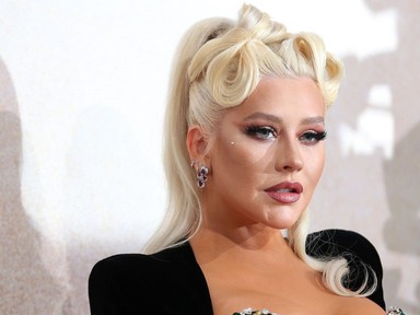 Christina Aguilera meztelenruhája rá a bizonyíték, hogy S-es méreten felül is csodásan mutat egy nőn