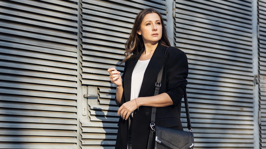 Az irodai sikk jegyében telik a mai napja Berninek