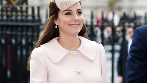 Nyugalom! Kate Middleton jól van és gyönyörű!