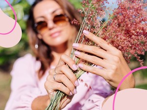 Csodás tavaszi rózsaszín körmök, ha egy klasszikust felvirágoztatnál