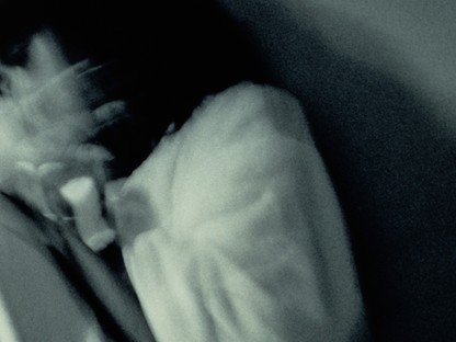 Több mint 220 ezer magyar nő szenved el fizikai vagy szexuális bántalmazást a partnerétől, mégsincs hatékony védelmi háló az áldozatok számára